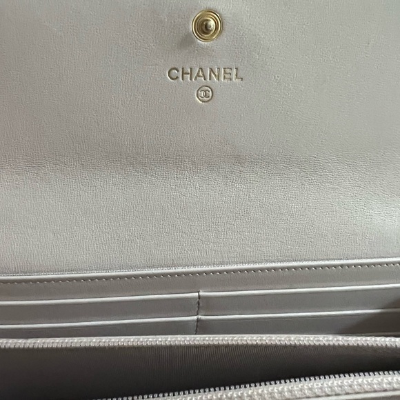 💯  Authentic CHANEL long wallet - Picture 3 of 14